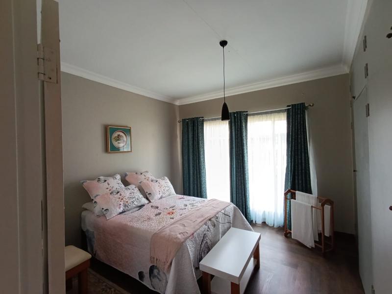 4 Bedroom Property for Sale in Middelburg Eastern Cape